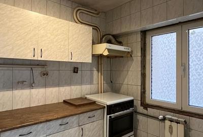 Apartament cu 3 camere decomandat în Obor