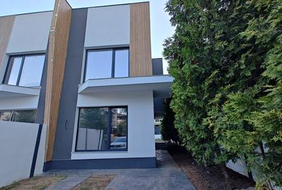 Duplex cu 4 camere în Ostratu