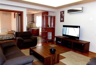 Apartament cu 3 camere decomandat, mobilat în Herăstrău