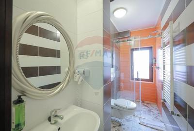 Hotel / Pensiune cu 24 camere de vânzare - Băile 1 Mai - 14