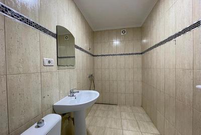 Spatiu comercial de vanzare  Zona E3 - 5