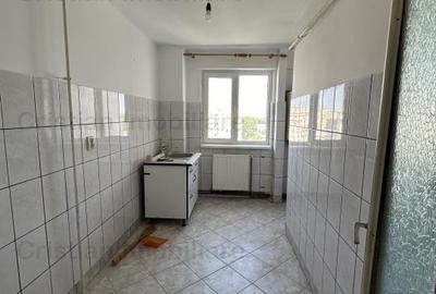 3 camere, Confort 1 Decomandat, etaj intermediar in bloc cu lift, Viziru 3 - 4