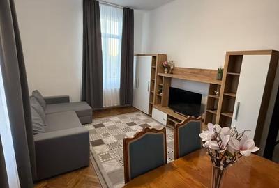 Apartament cu 3 camere decomandat în Central