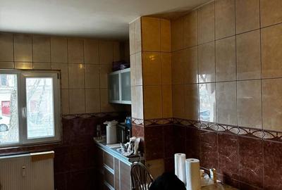 Apartament cu 3 camere , str. Bozieni - 7