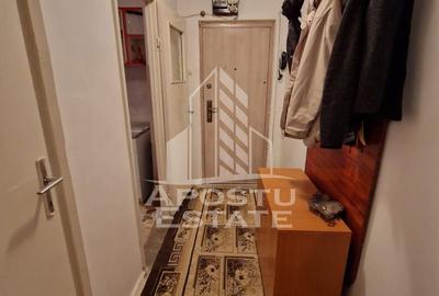 Apartament cu 3 camere,semidecomandat,etaj intermediar,zona Soarelui - 3
