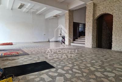 Casa familiala cu spatiu comercial si garaj P+1E+M 720 Mp - 25