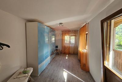 Casă solidă din cărămidă, mobilată, garaj, teren generos – Tarcău - 27