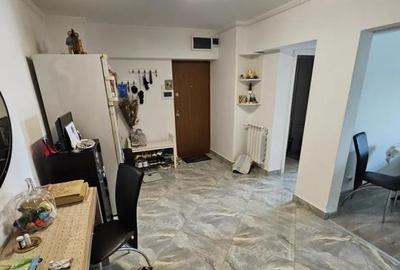 Apartament cu 3 camere în Decebal