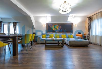 Penthouse cu 5 camere decomandat, mobilat în Calea Moldovei