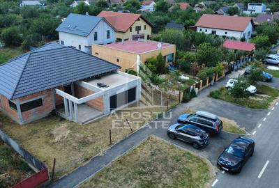 Casa individuala cu 4 camere si teren de 670 mp, Parta,  comision 0 - 3