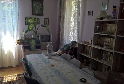 Apartament 3 camere in vila zona Colinei - 1