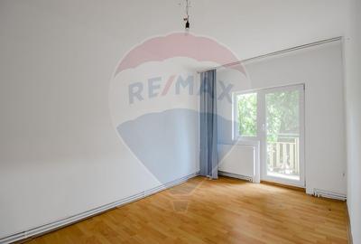 Apartament Decomandat cu 4 Camere | Etaj 1 | Zona Soarelui - Confort 1 - 4