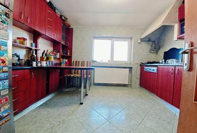 Fundeni | Str.Cuprului | Apartament in vila la etajul2  | curte comuna | parcare - 10