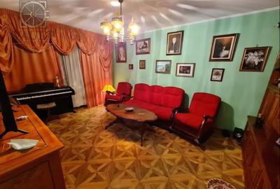 Apartament cu 3 camere decomandat, mobilat în Ozana