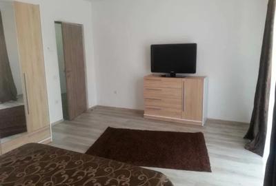 Apartament cu o camera decomandat, balcon, zona Florilor - 4