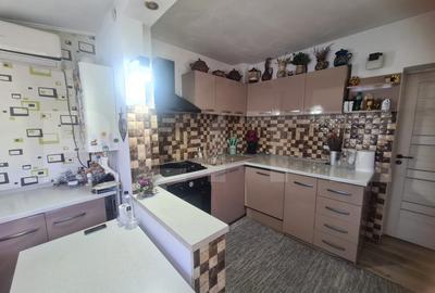 Casa de vanzare, cu 2 camere, 54 mp, zona Smardan - 2