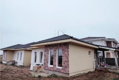 Duplex cu 4 camere în Moșnița Nouă