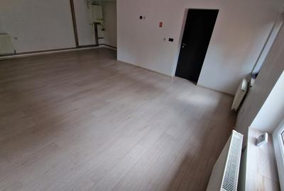 Spatiu Comercial - 4