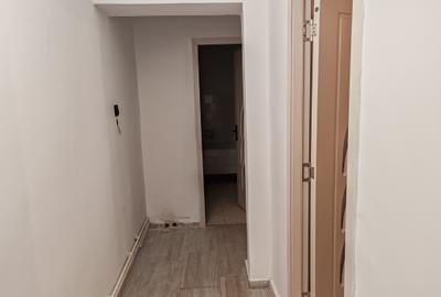Apartament 2 camere liber la vanzare, in bloc vila zona Central - 6