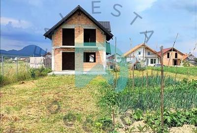 Casă cu 4 camere în Vulcan