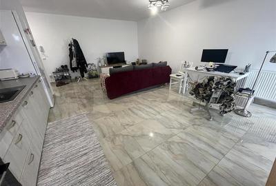 Apartament cu 2 camere semidecomandat, mobilat în Central