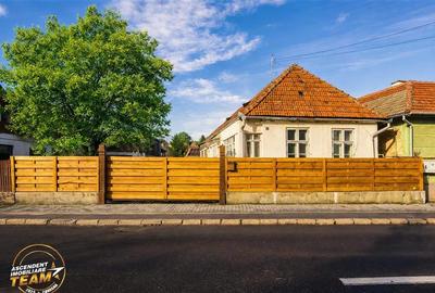 Casa din lemn, teren 384 mp: oportunitate  renovare, Simeria,  Sfantu Gheorghe, - 1