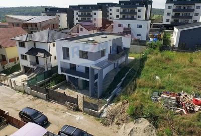 De vanzare duplex modern cu 4 camere, gradina si garaj, Baciu (Petrom) - 1