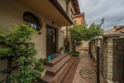 Vila de Lux ideal familie / sediu de firma in zona centrala - 28