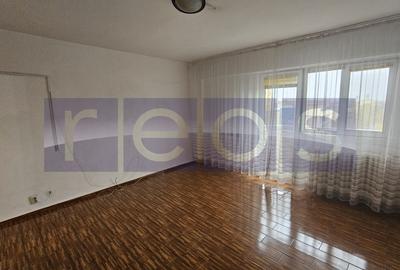 DE VANZARE APARTAMENT 2 CAMERE, ET 5,  1992 –ZONA PANDURI- DECOMANDAT - 2