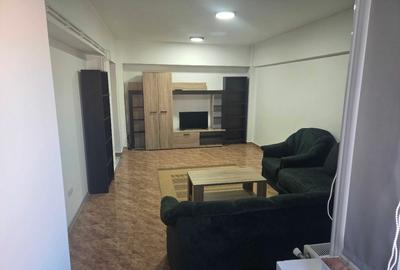 Apartament cu 2 camere decomandat în Trocadero