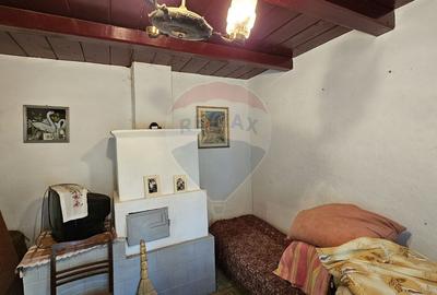 Casă individuală cu 2 camere în Pădureni (Șendriceni)