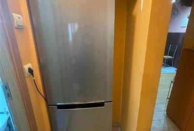 Apartament de vanzare 3 camere zona Intre Lacuri - 10