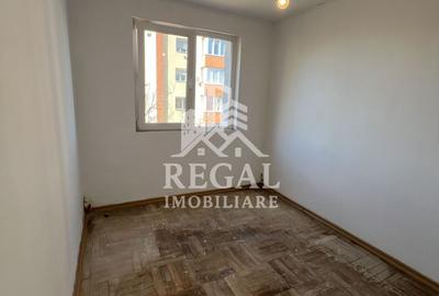 Apartament 3 camere de vânzare – Micro 7 - 4