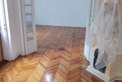 VILA DE INCHIRIAT- SPAIUL UNIRII- GRADINA- LOC PARCARE - 3