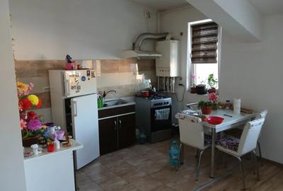 Apartament cu 2 camere decomandat, mobilat în Rahova