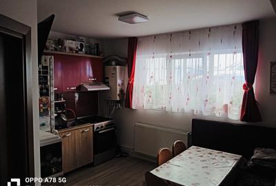 Apartament 2 camere, 44mp, demisol, zona centrala Floresti! - 3