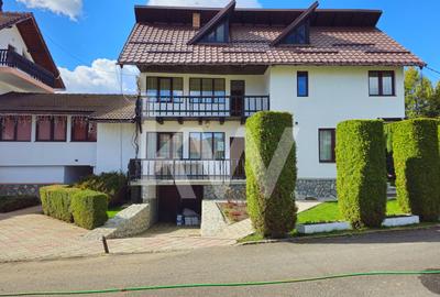 Casă individuală cu 5 camere în Moieciu de Jos