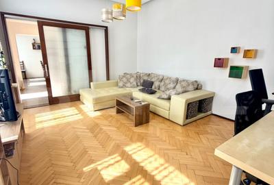 Apartament cu 2 camere semidecomandat, mobilat în Central