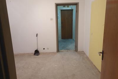 Vanzare-2 camere-p/4-sdec-Dr Taberei-Brasov-Plaza-de renovat-85000E - 2