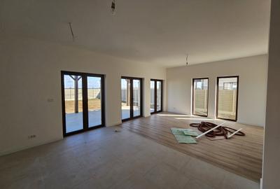 Casă individuală cu 4 camere în Moșnița Nouă