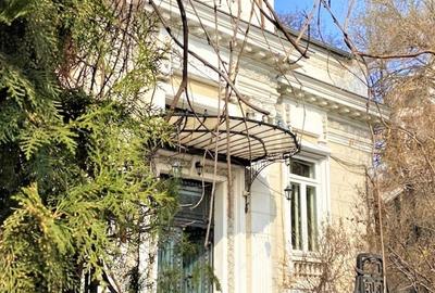 Casă cu 7 camere în Rosetti