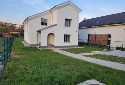 Casa individuală 171mp utili, 958mp teren - 1