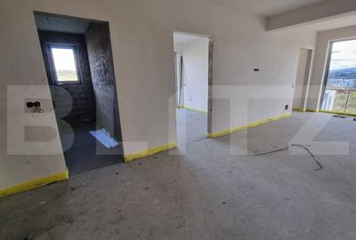 Apartament cu 3 camere semidecomandat în Baciu