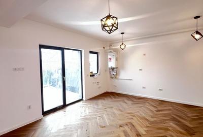 Vanzare Apartament 2 camere+curte 60mp si 2 locuri de parcare - 1
