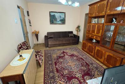 Apartament cu 2 camere în Piața Veche