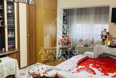 Garsonieră decomandată, mobilată în Buziașului