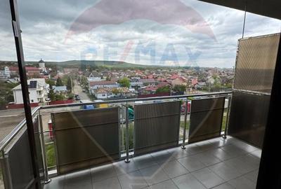 Apartament cu 3 camere de închiriat în zona 1 Mai - 15