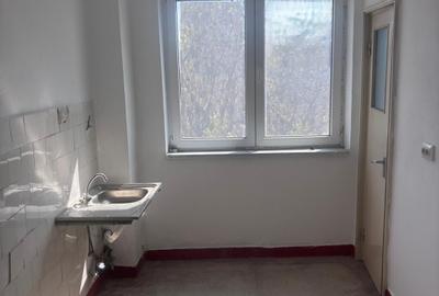 - Apartament 2 camere confort 1, Zona Hipodrom, etaj 3. - 2