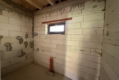 Casă individuală semifinisată de vânzare | Zonă Ultracentrală| TEIUS - 8