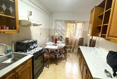 Apartament cu 2 camere decomandat, mobilat în Intim